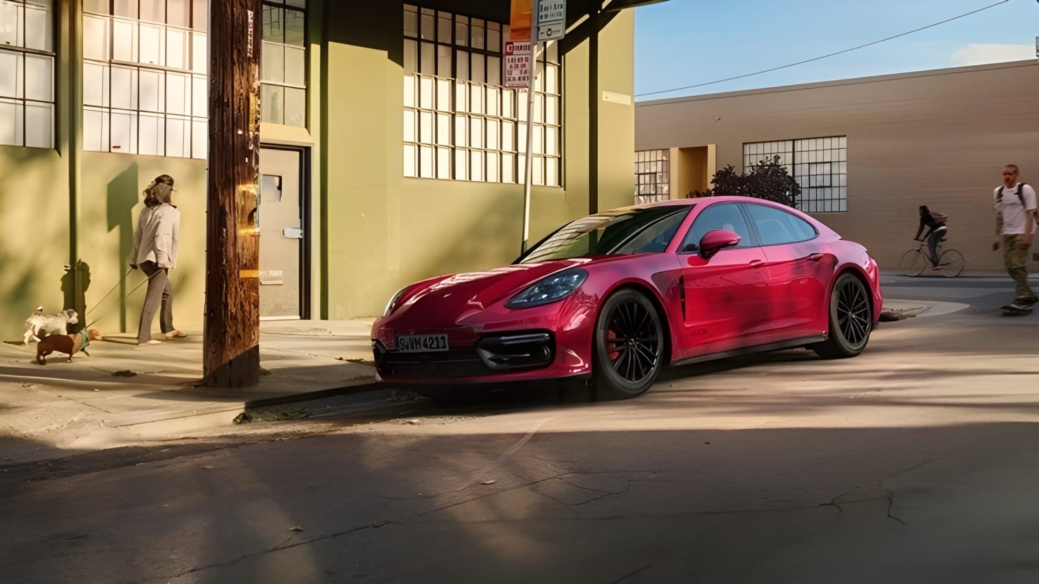 Xe Porsche Panamera GTS góc 3/4 phía trước