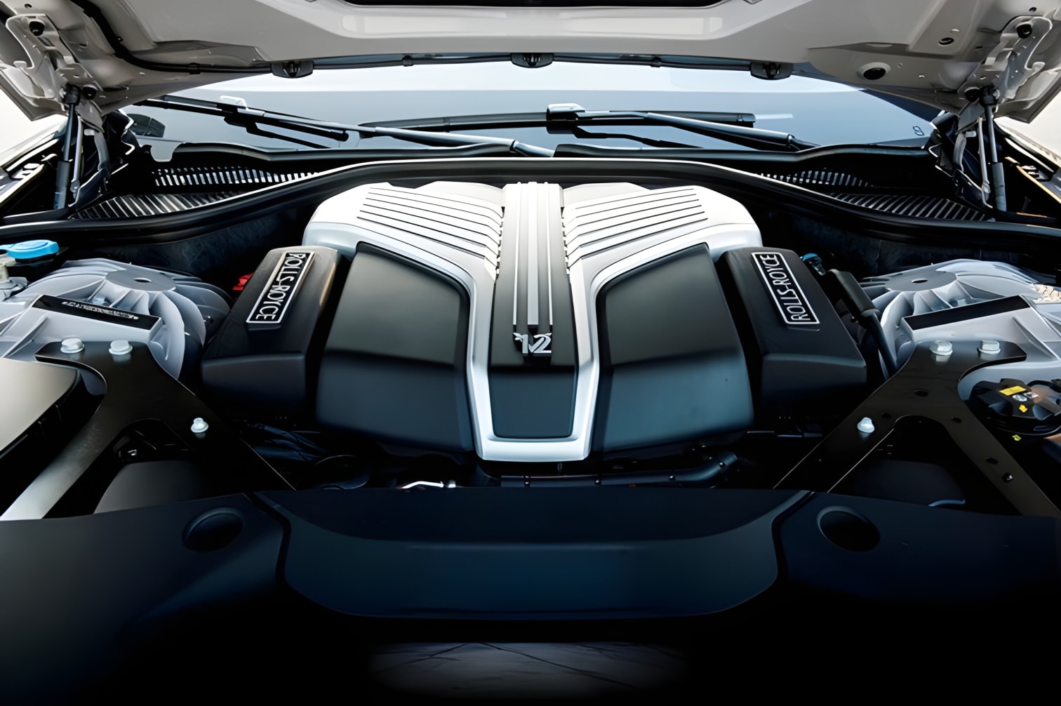 Động cơ Rolls-Royce Ghost 2021 mạnh mẽ 563 mã lực