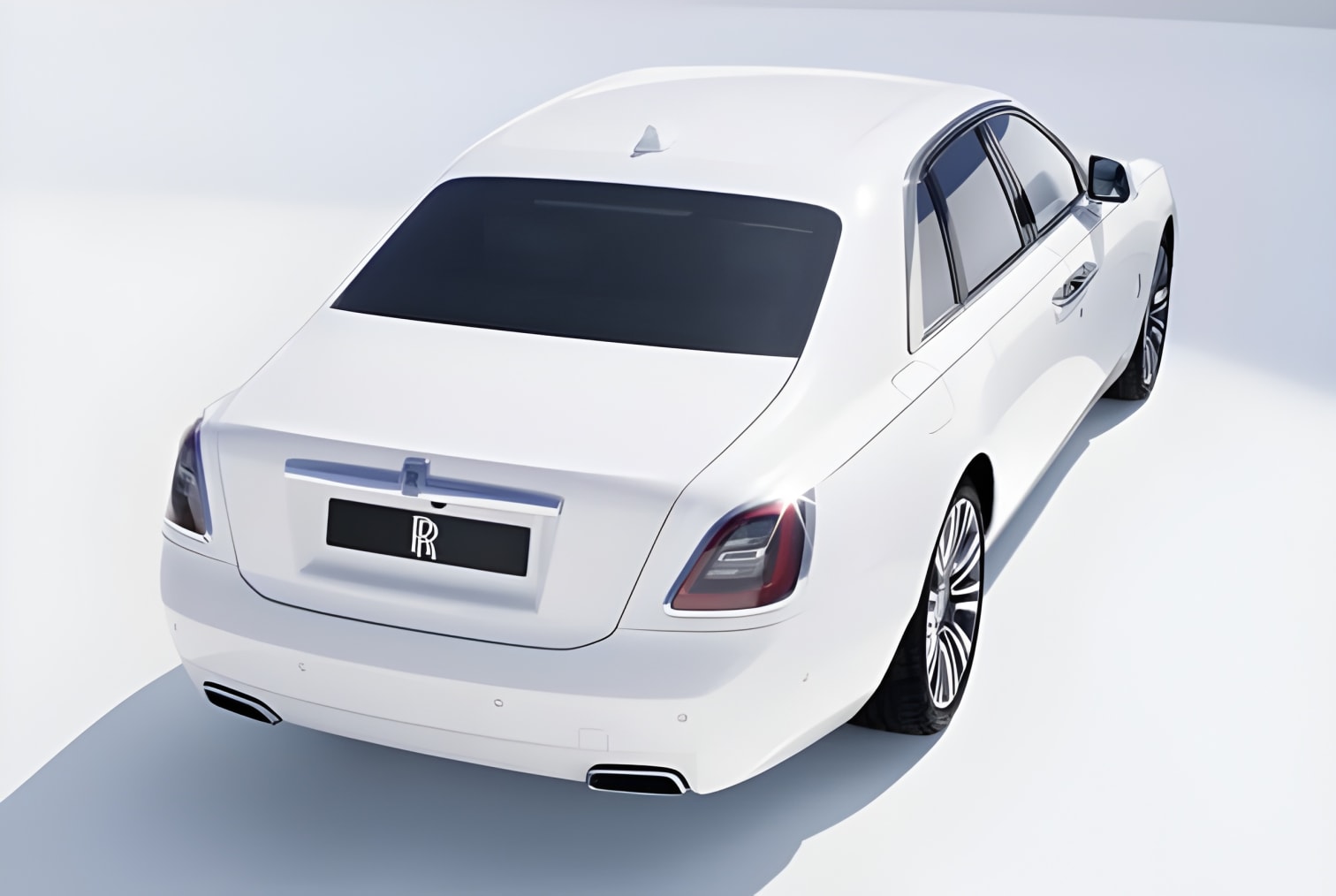 Đuôi xe Rolls-Royce Ghost 2021 thiết kế thanh lịch