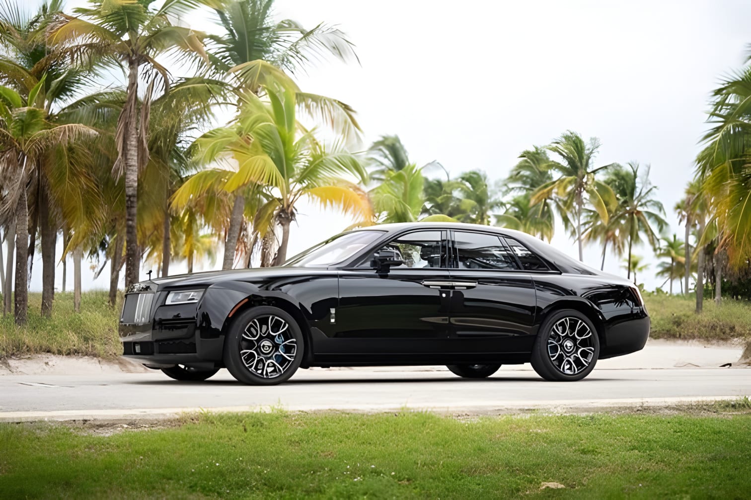 Giá xe Rolls-Royce Ghost Black Badge tại Việt Nam