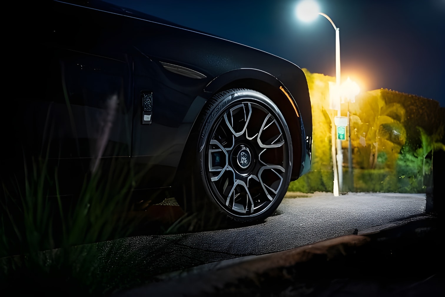 Thiết kế la-zăng đen Rolls-Royce Ghost Black Badge