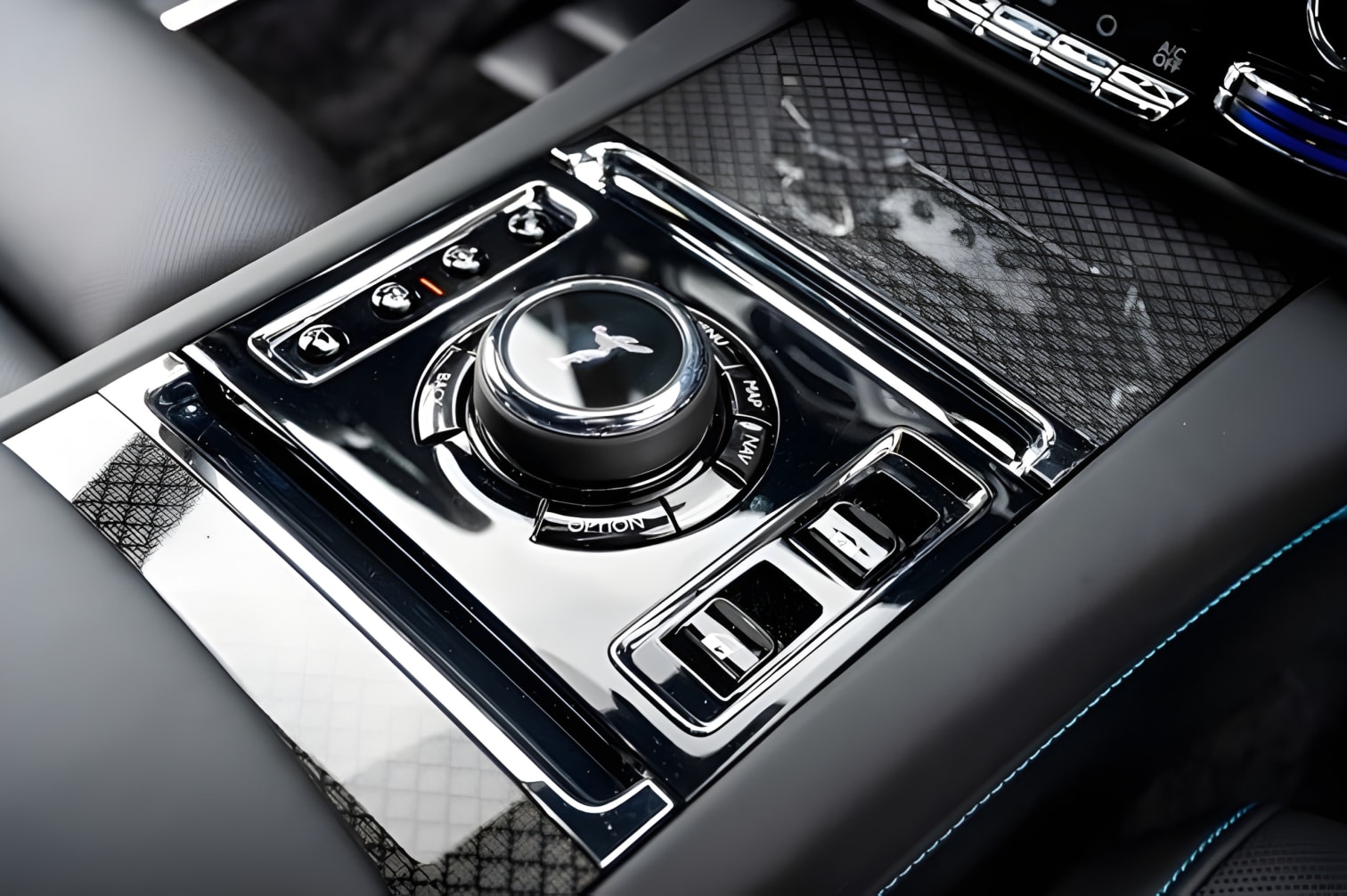 Nút điều khiển trung tâm bảng taplo Rolls-Royce Ghost Black Badge