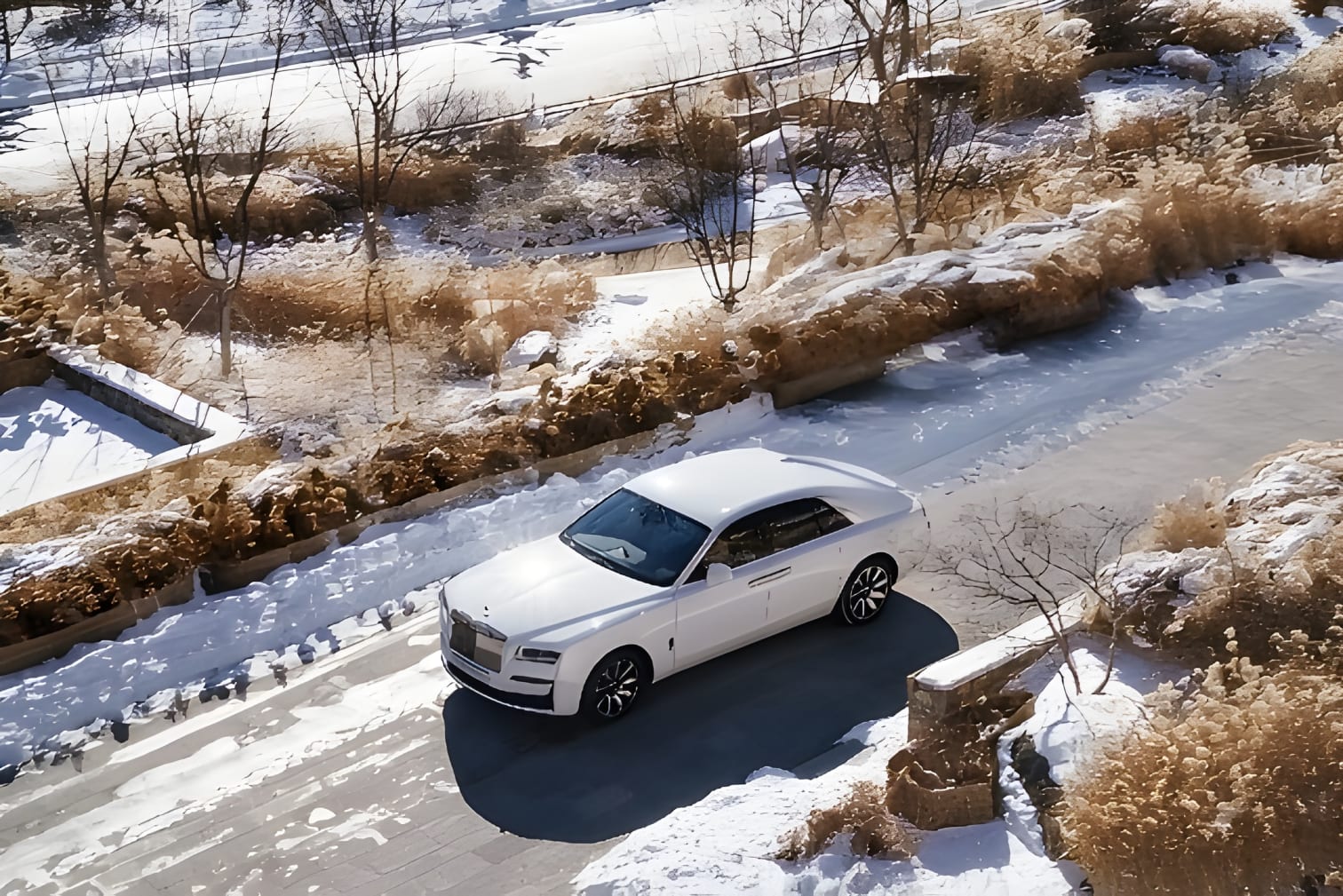 Tính năng an toàn Rolls-Royce Ghost hiện đại toàn diện