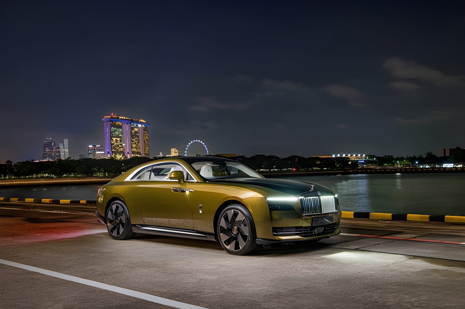 Giá bán chính thức Rolls-Royce Spectre tại Việt Nam