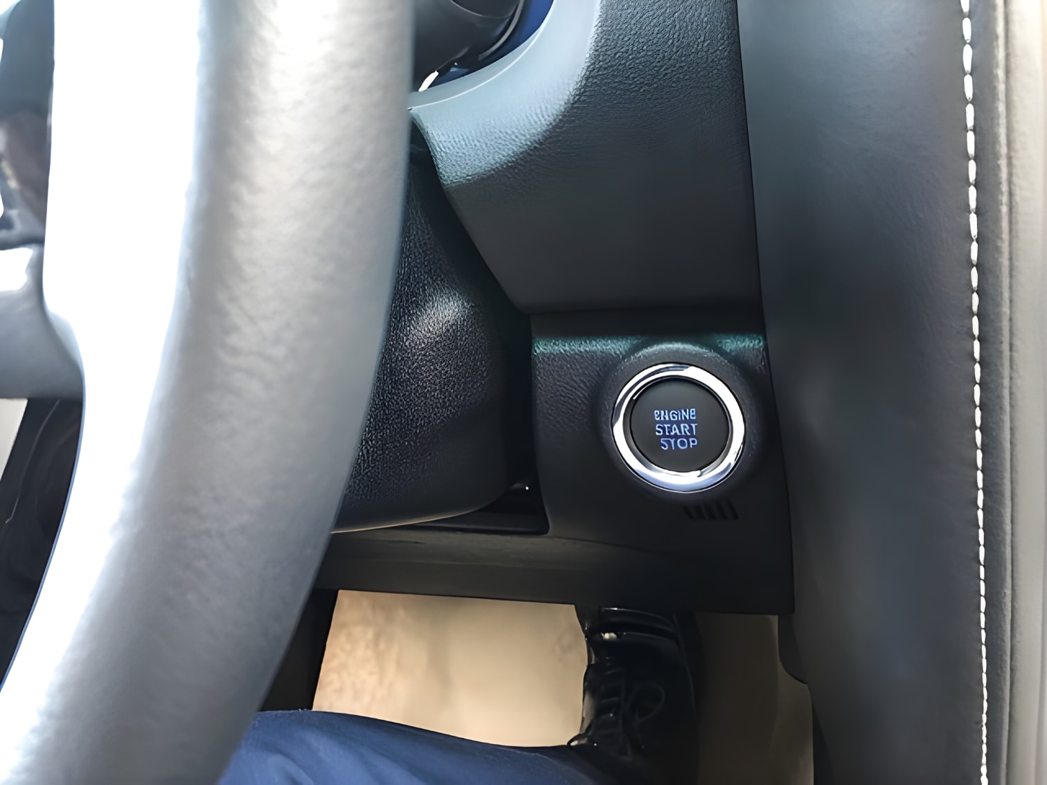 Nút Start Stop xe Toyota Fortuner hiện đại