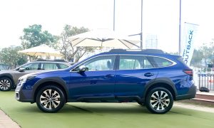 Thân xe Subaru Outback 2025 từ góc nghiêng
