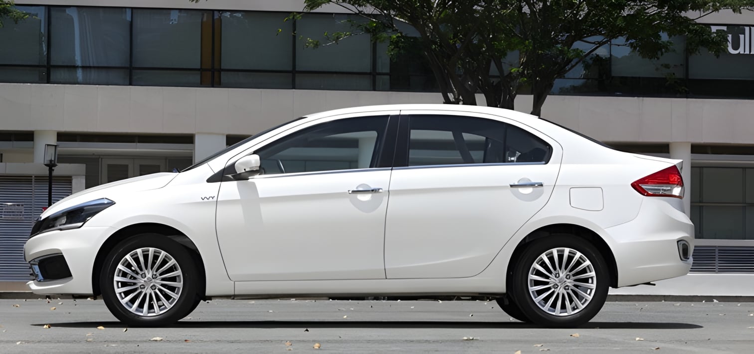 Phần thân xe Suzuki Ciaz đường nét thanh lịch