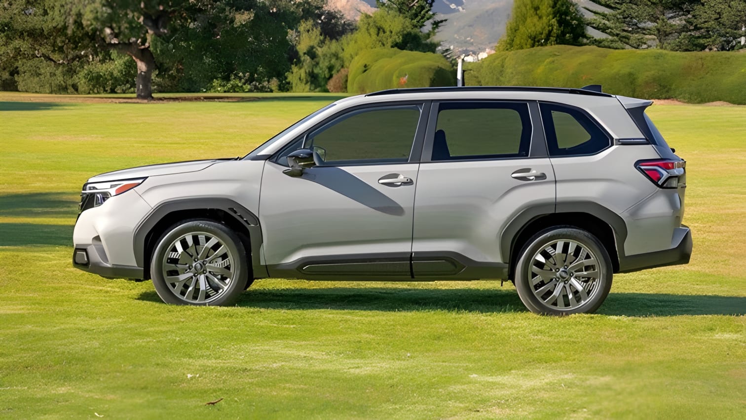 Thân xe Subaru Forester 2025 góc nghiêng