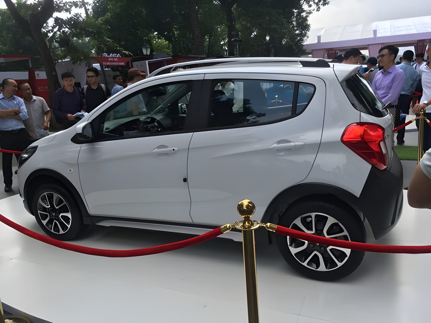 Thân xe VinFast Fadil nhìn từ bên hông