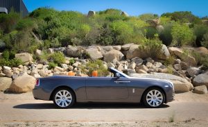 Tổng thể xe Rolls-Royce Dawn nhìn từ ngoài