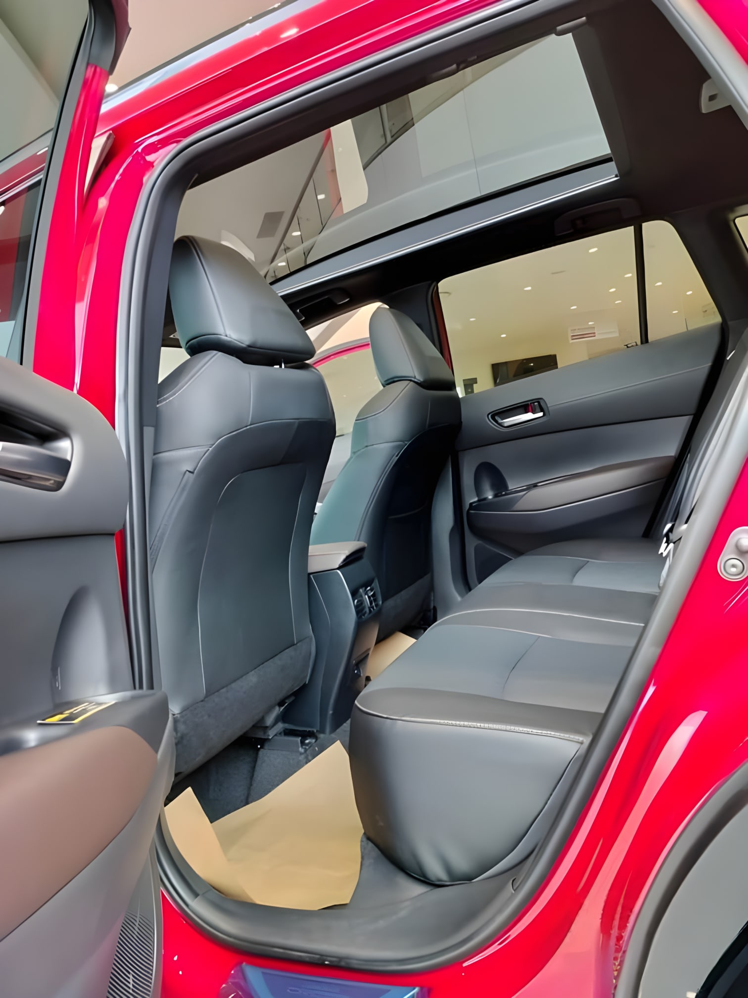 Hàng ghế sau Toyota Corolla Cross rộng rãi