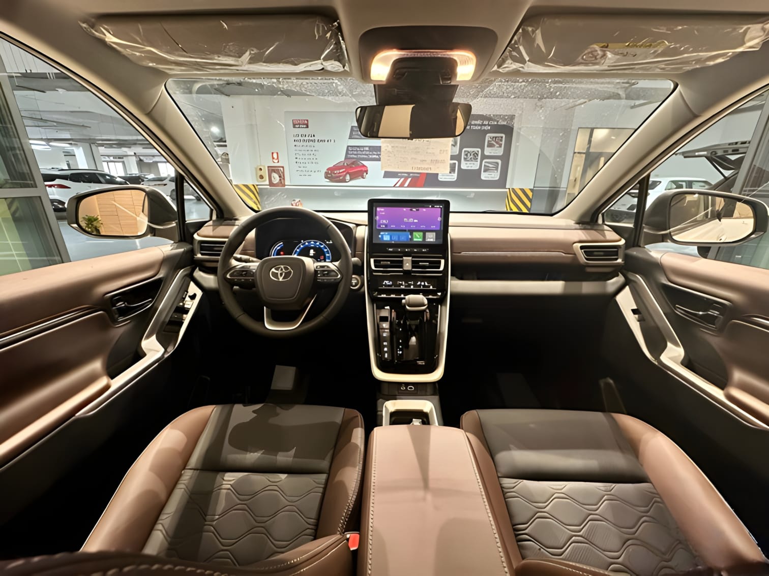 Nội thất Toyota Innova HEV Hybrid cao cấp