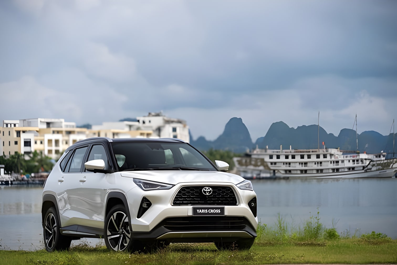 Toyota Yaris Cross màu trắng