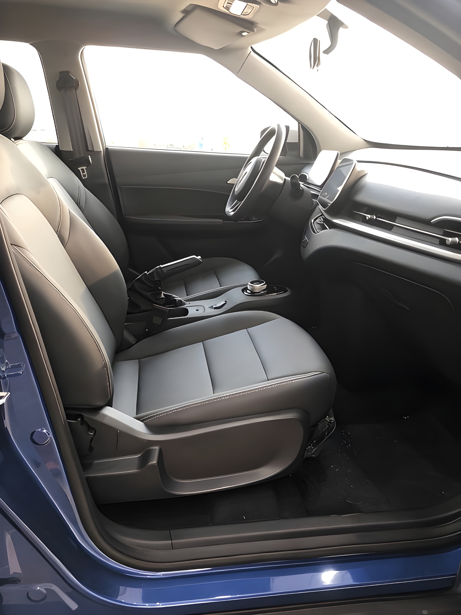 Ghế lái xe VinFast VF5 bọc da chỉnh điện tiện nghi