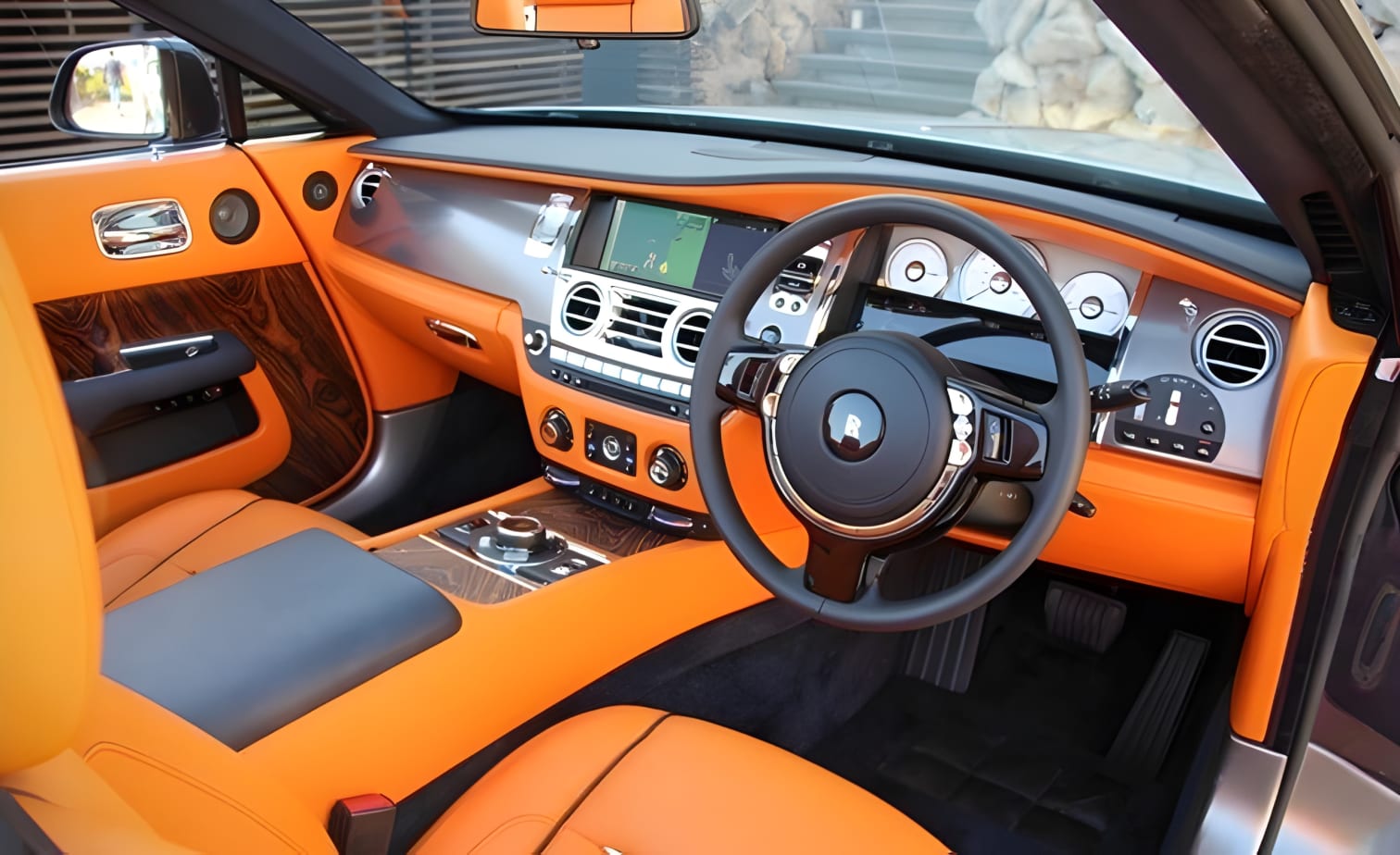 Vô lăng Rolls-Royce Dawn bọc da cao cấp