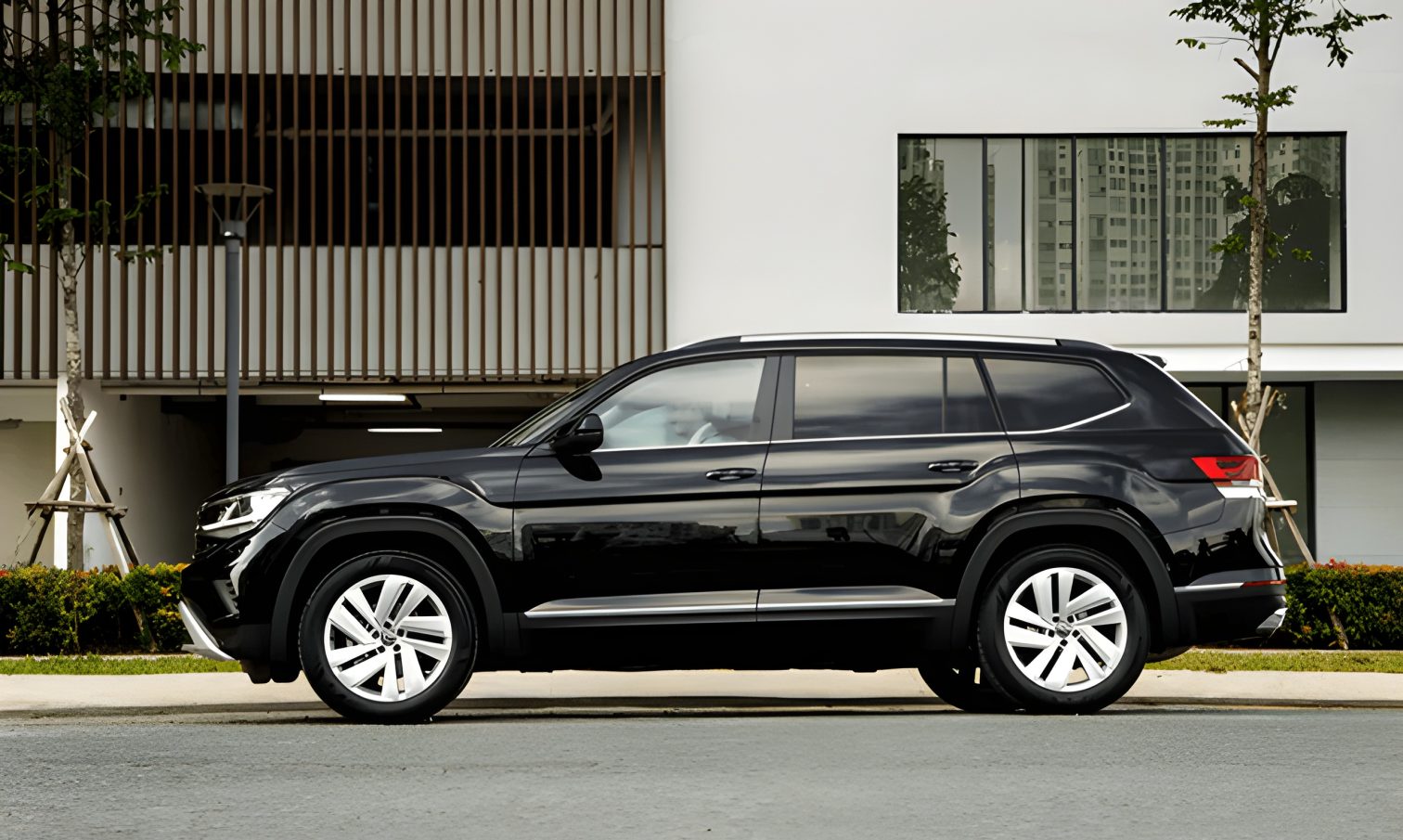 Thân xe Volkswagen Teramont góc nghiêng