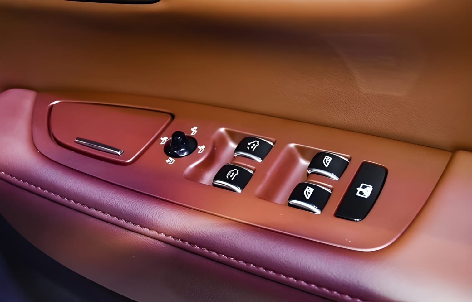 Nút điều chỉnh cánh cửa Volvo S90 tinh tế